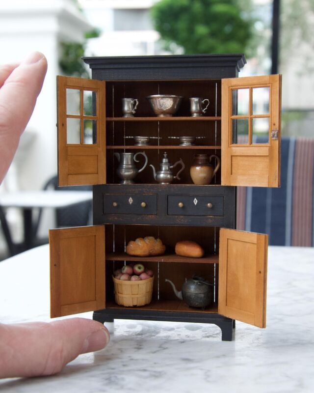 Looking inside and behind my Snowdonia Welsh Food Cupboard that I made for Kensington Dollshouse Festival last week. The Welsh name is “Cwpwrdd Bwyd”.

I made this piece from reclaimed old-growth Douglass fir and cedar as well as Swiss pear.

#craiglabenzminiatures